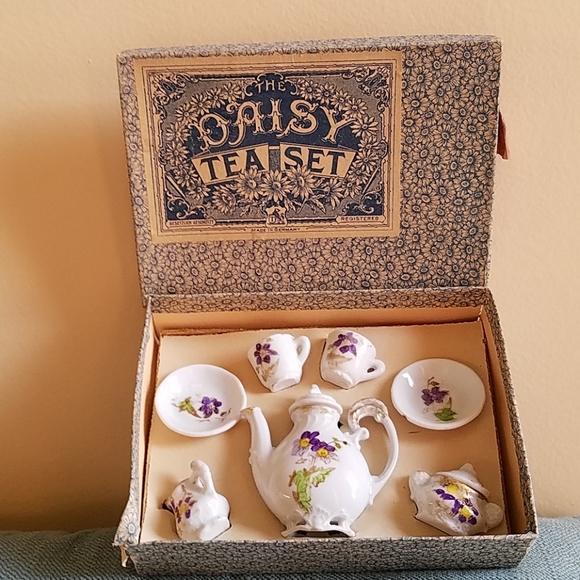 NIB! 1916 ANTIQUE German Child’s Daisy Tea Set 🌼 - Picture 2 of 12